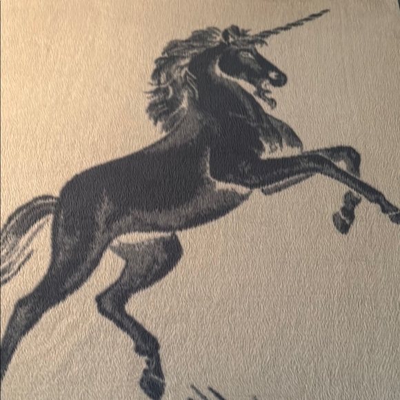 Unicorn Design Throw Blanket Reversible in Cream and Blue/gray - Picture 4 of 13